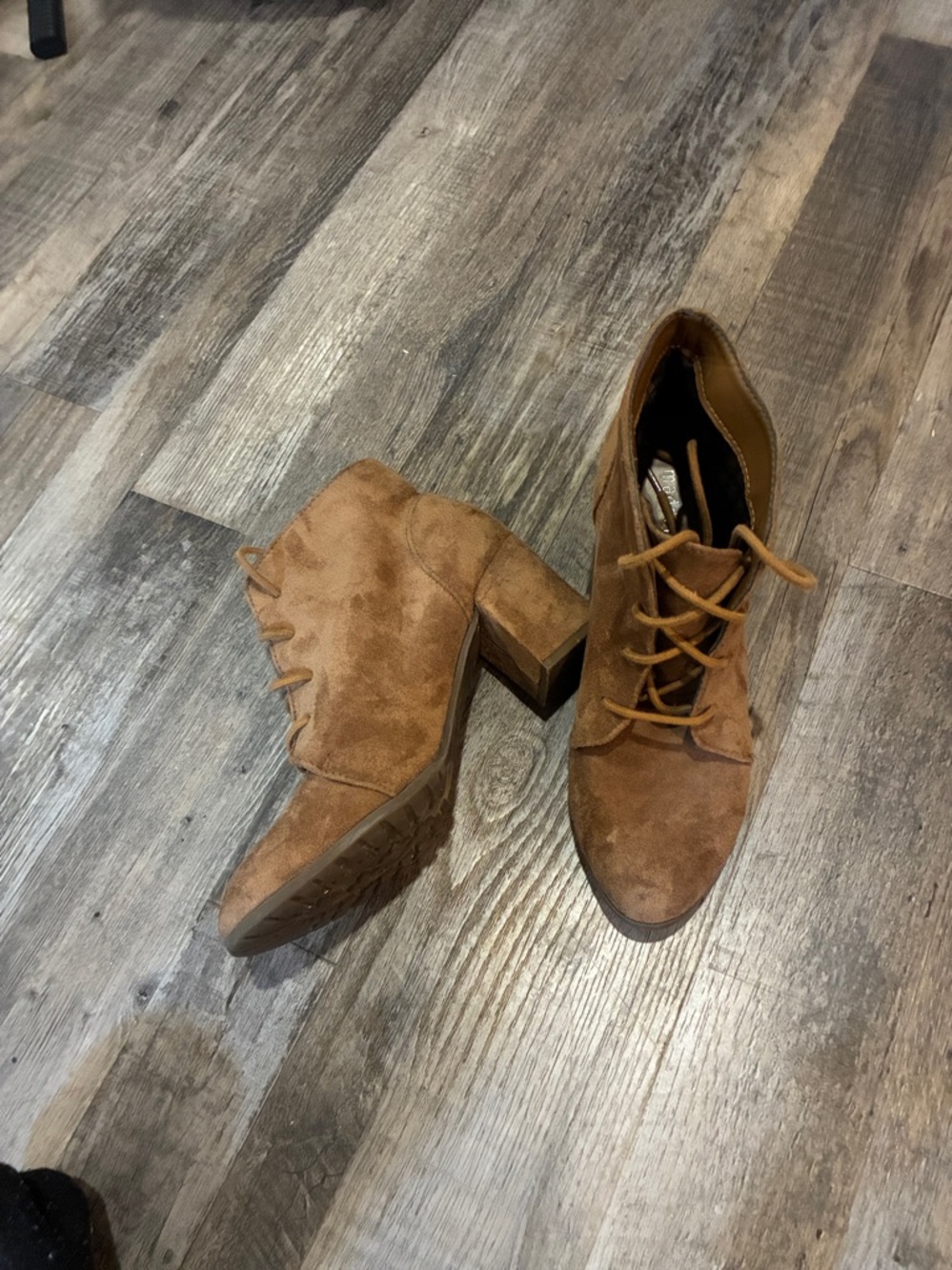 Madden Girl Pointy Camel Tie Up 3” Desert inspired Goth Suede  Chukka Sz 8